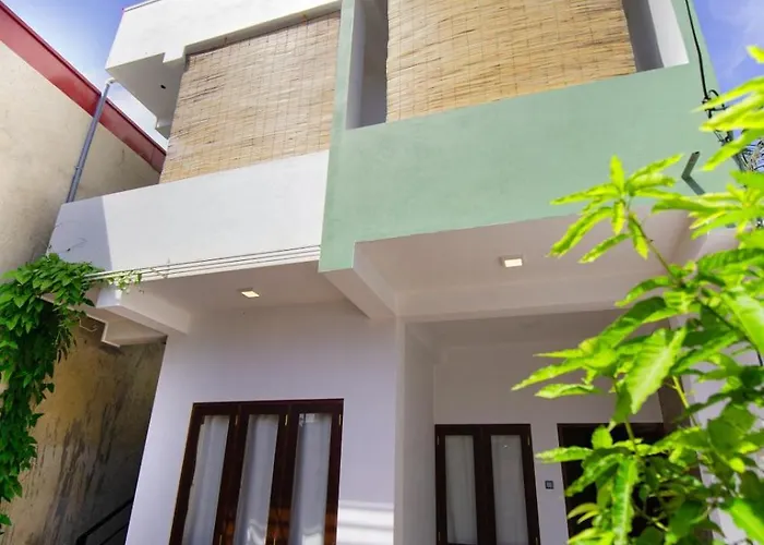 Dimuthu Home