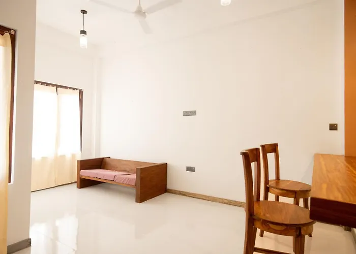 Dimuthu Home