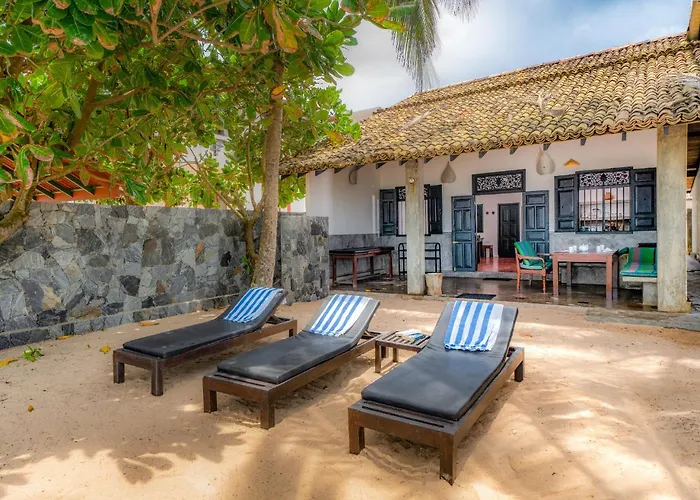 Red Parrot Beach Villa With Privat Swimming Pool